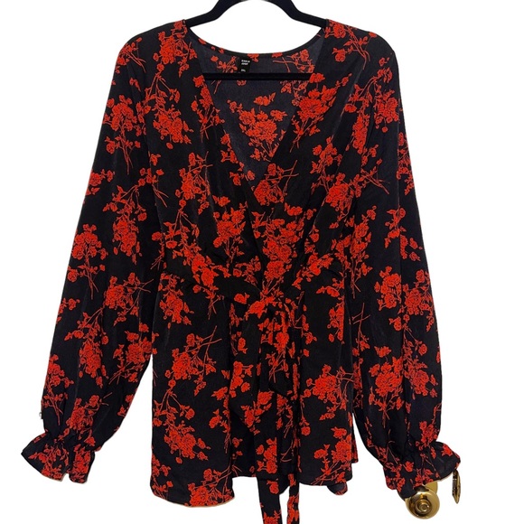 SHEIN Tops - SHEIN Ruffle Cuff Floral Print Top